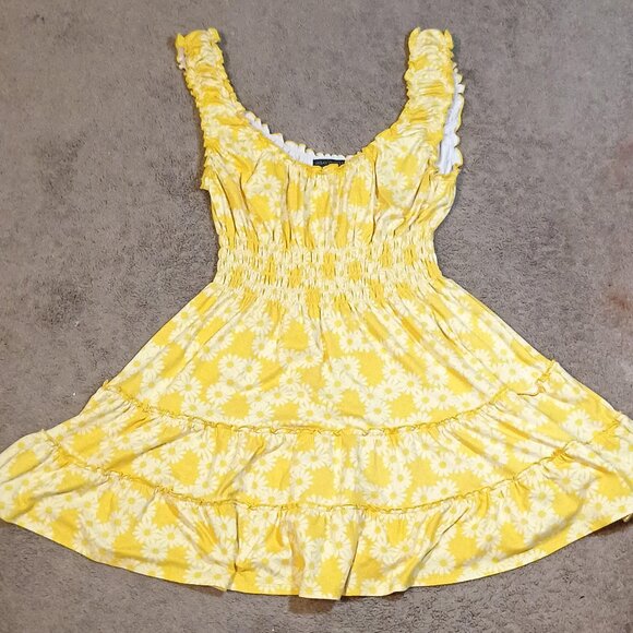 Urban Outfitters Dresses & Skirts - Urban Outfitters/Lizzy Mini Dress/Womens Small/Yellow/Boho Floral Smocked